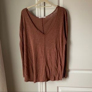 Long sleeve v neck shirt